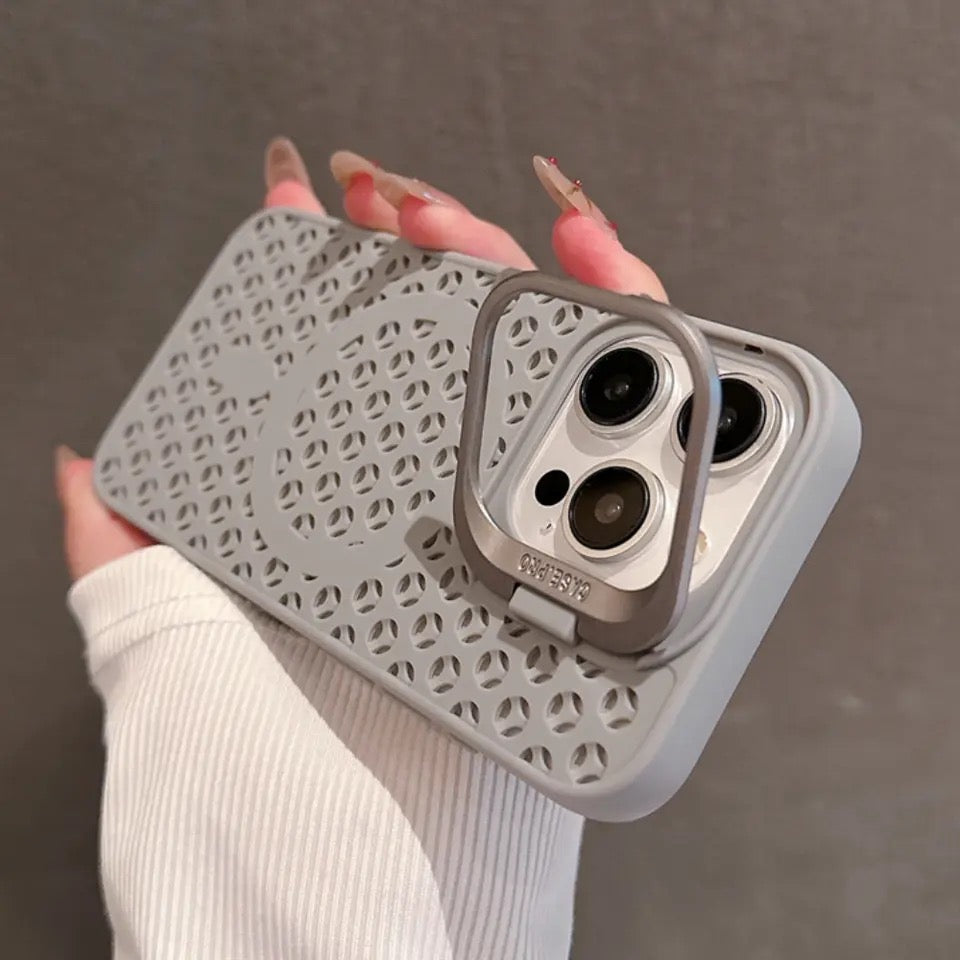 MAGNETIC MESH COOLING SHELL WITH CAMERA STAND
